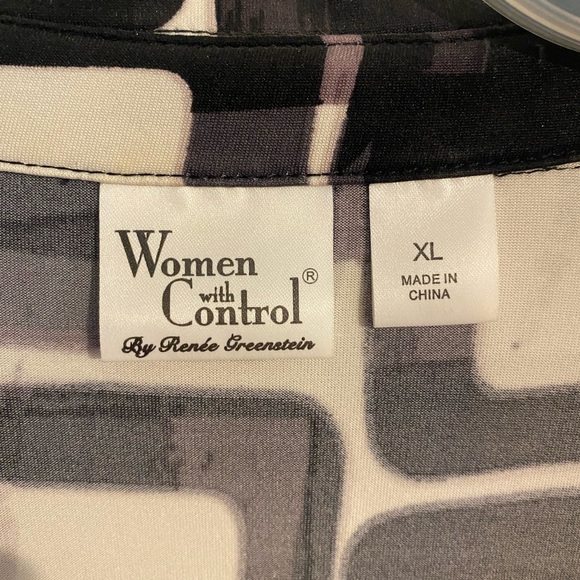 Woman In Control Tunic - Picture 4 of 4